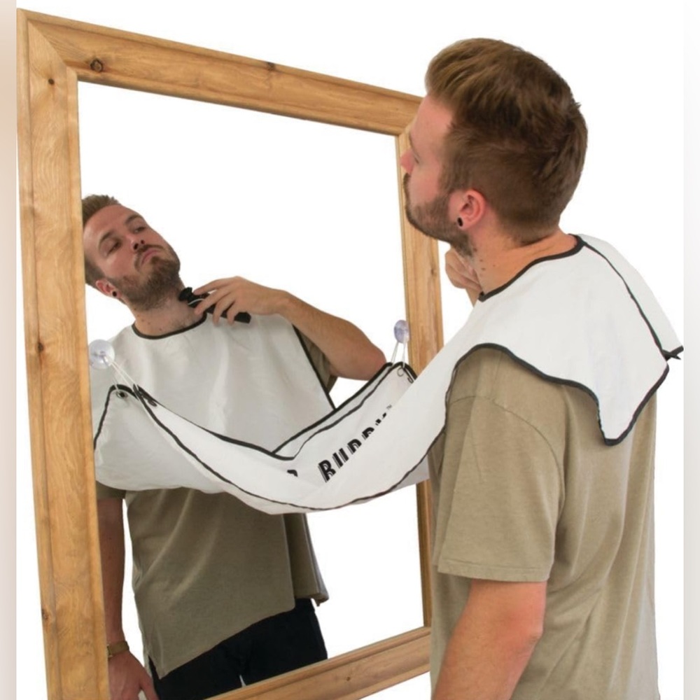 NWT Beard Buddy Shaving Bib with Travel Bag